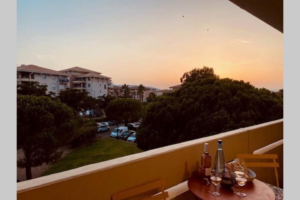 Superbe Appartement A 100M De La Mer, Et A Cote De La Base Nature Fréjus Exterior foto